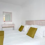 Sofia Apartahotel