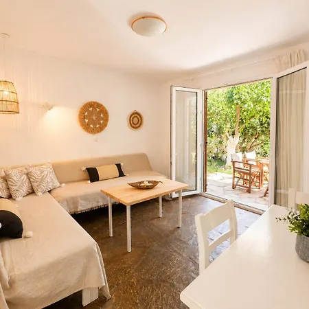 Sofia Apart-hotel Áyios Pétros